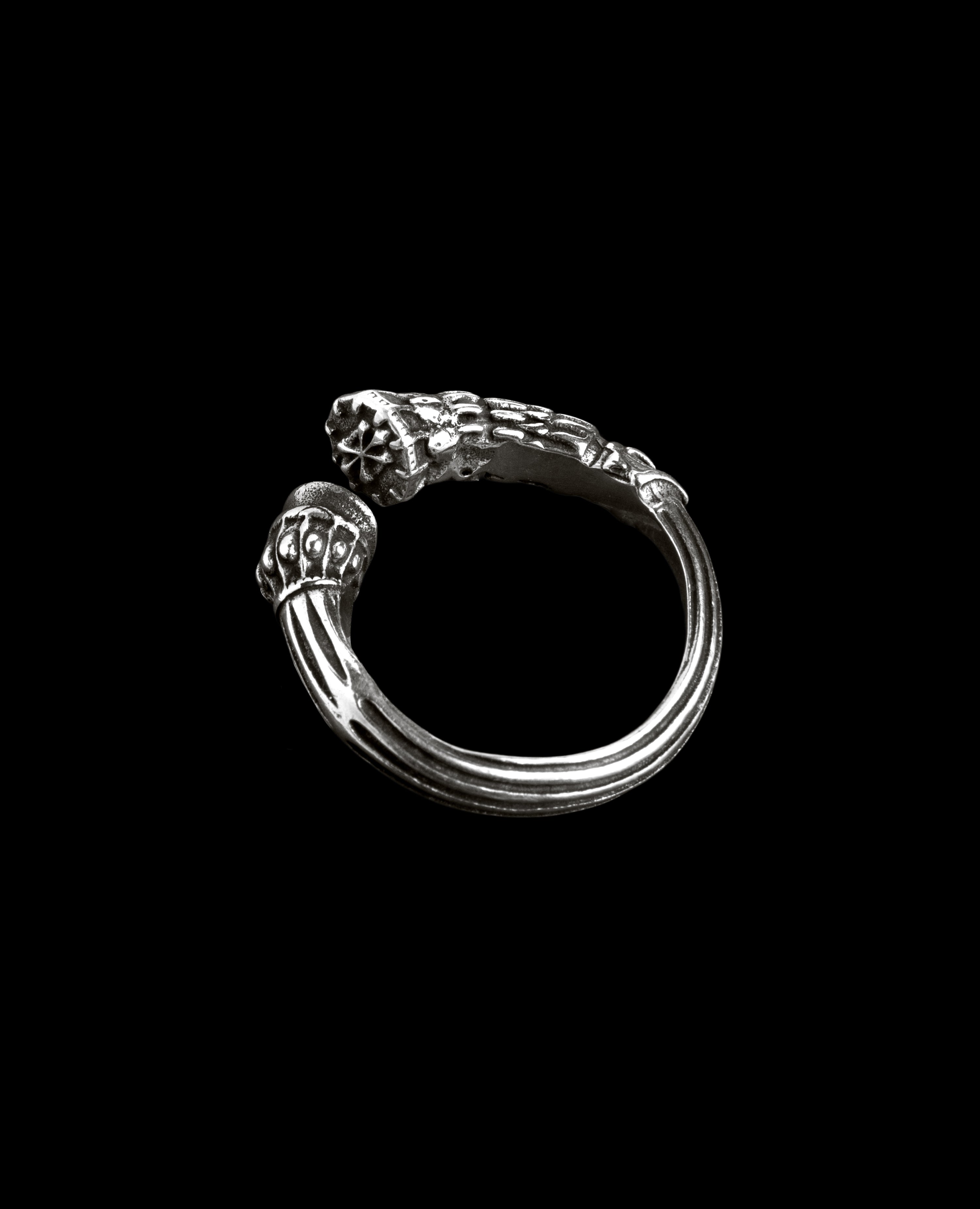 COLUMN RING